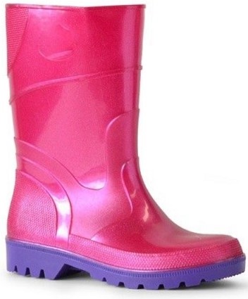 With an average weight of 650g, they are hard wearing and have excellent grip and sole support.