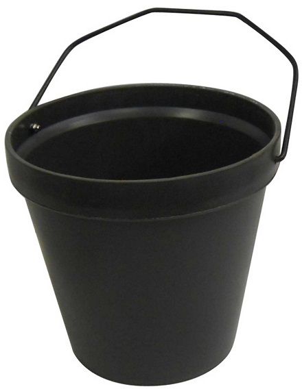 Heavy duty, hard wearing plastic bucket that holds 25lt of water. Metal handle with end protectors.