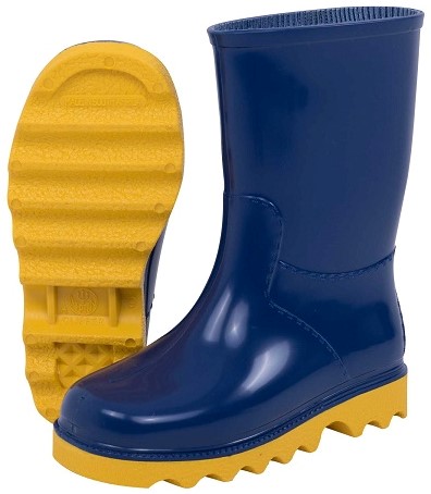 With an average weight of 650g, they are hard wearing and have excellent grip and sole support.