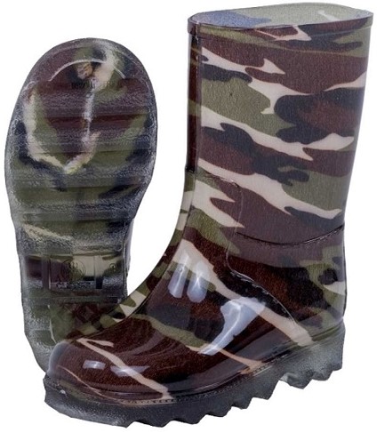 With an average weight of 650g, they are hard wearing and have excellent grip and sole support.