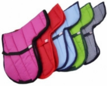 Revolutionary Everstretch numnah ensures maximum comfort for you and your horse. Shock absorbing, durable and machine washable. Unique Everstretch filler alleviates pressure points. Ensures distribution of rider and saddle weight. Minimal quilting and stitching equals less pressure / rubbing. Machine washable - 30 degrees. Dries in under 30 minutes. 50mm thick. Vertical stitching to channel away sweat. Cut away shape is cooler for the horse. No centre seam ensures no pressure on the spine. Any colour combination.