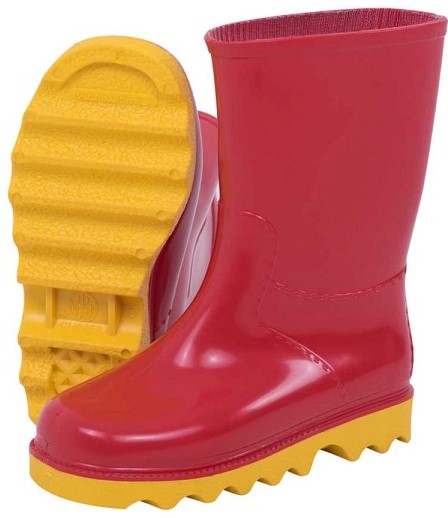 With an average weight of 650g, they are hard wearing and have excellent grip and sole support.