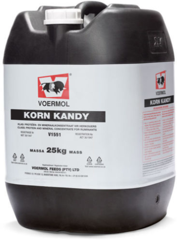 VOERMOL KORN KANDY (V1551). Class: Protein & Mineral Concentrate for Ruminants. VOERMOL KORN KANDY is a liquid concentrate for the enrichment. A safe & convenient way of feeding grain as it is buffered & contains medicaments. Medicaments help to limit coccidiosis in lambs & calves. Raises the blood-glucose level which helps to prevent pregnancy toxaemia (domsiekte) & ketosis. Highly recommended to add an additional bypass protein source. Limits abortions in heavily pregnant Angora ewes. Easy to use & elliminates the need for feed troughs. Enriched grain can be fed on hard surfaces in the veld. Not dusty so less wastage & it is easily handled. A versatile product with many applications for the feeding of sheep, goats & cattle. A well balanced concentrate with the correct levels of all the essential minerals, trace minerals & protein. Converts the grain into a safer balanced supplement.