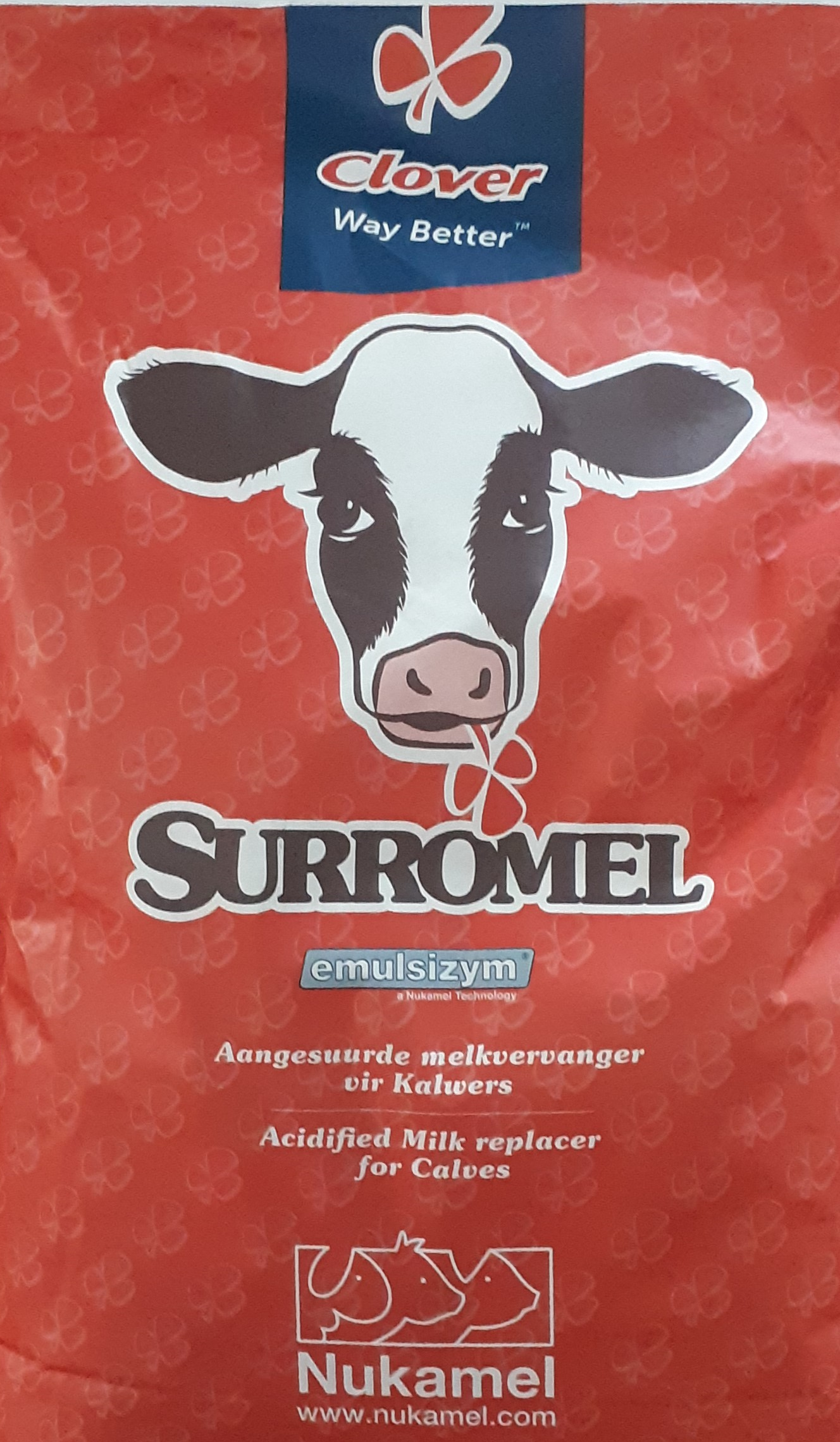 Surromel Calf is an acidified whey based, water soluble complete milk replacer. The product is using more than 80% dairy ingredients, combined with carefully selected, high quality proteins. This formula provides all the building blocks, vitamins and minerals necessary to optimize calf growth and is an excellent solution for rearing calves . FEEDING SCHEDULE Proper colostrum management is crucial. High quality colostrum should be fed as soon as possible after birth. Mixing ratio 125 -145 g/1L. As a general rule, calves need to drink 10-15% of their body weight L/ day in the first week and 15-20% of their body weight L / day after 8 days