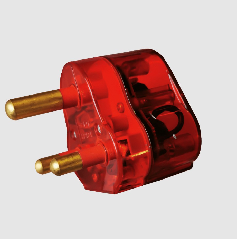 This plug top features solid brass screws for durability and reliable connections and is finished in white.
