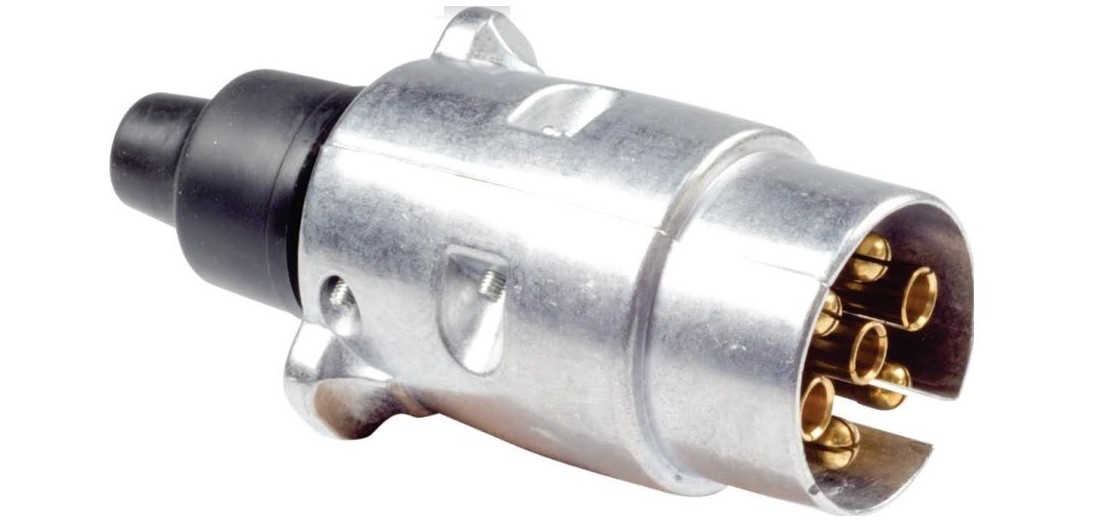 A durable metal male 7-pin trailer socket, necessary for connecting the vehicle's lighting system to a trailer.