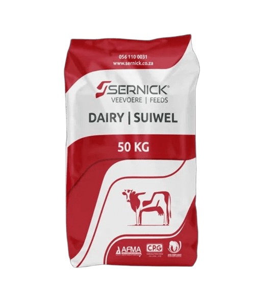 Growing replacement heifers is one of the most challenging and important tasks in dairy farming, as the animals rumen develops from a single stomach into a fully functional ruminant system during this phase. The main goal is to promote rumen development and rapid growth while avoiding fat deposition in the udder tissue, which is achieved through high-quality protein rations. Following Sernicks optimal calf programme supports replacement heifers in reaching their full genetic potential.