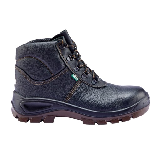 Clearance Sale! Limited stock available. The Bova Neoflex 90004 STC Black boot is designed for durability and comfort in demanding work environments. Full-grain leather upper for resistance to abrasion and water. Steel toe cap providing impact protection up to 200 joules. Dual-density PU sole for heat resistance up to 95�C and good grip. Anti-static in-sock and antibacterial top sock for hygiene. Reflective safety tab for enhanced visibility. This boot is certified to EN/ISO 20345 standards, ensuring compliance with recognized safety regulations.