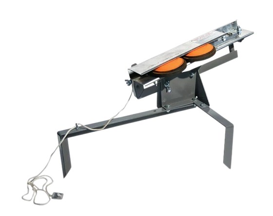 GGet ready for a smooth and easy clay shooting experience with a non-electronic trap that allows you to throw one or two clays in a single pull. Champion's® High Fly® String Release Manual Trap is a versatile and user-friendly trap ? perfect for shooters of all levels.