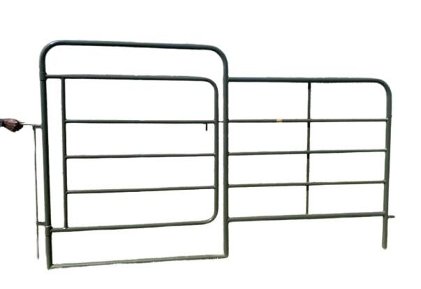 The Tal-Tec gated cattle kraal features durable round tubing, making it an ideal choice for a portable kraal that can be relocated as needed. Each side includes a built-in gate, providing convenient access for both cattle and the farmer. The panels are 2.3