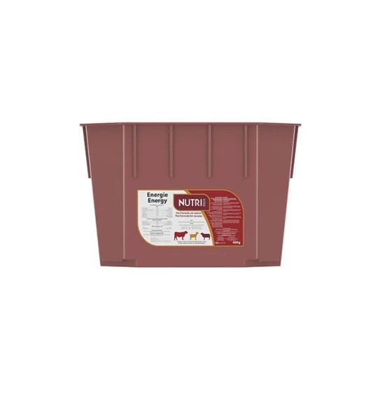 Nutri Tub Energy 40kg is a protein, mineral, and energy supplement designed for ruminants on grazing and is suitable for a variety of production purposes. It helps prevent the loss of body condition in beef cows with calves and ewes with lambs when grazing quality is poor, particularly during winter. The supplement can also be used effectively to support the growth and development of young animals on green, cultivated pastures. In addition, it serves as an effective flushing supplement when provided for approximately one month before and after the mating season to support reproductive performance.