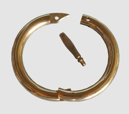 Introducing our durable and stylish copper bull ring, designed to enhance livestock management with long-lasting performance and a refined, professional appearance. Suitable for both farmers and veterinarians, this essential tool supports the efficient and humane handling of bulls, featuring self-piercing capabilities and a secure pin for quick and reliable application.