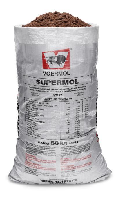 VOERMOL SUPERMOL (V7267). Class: Protein, Energy, Mineral & Trace Mineral Supplement for Ruminants. A ready-mixed supplement for ruminants on green veld, supplying energy, protein, phosphorus and trace minerals often limiting in green grazing. Organic trace minerals promote reproduction and growth. Vitamin E with selenium supports immunity and Vitamin D3 aids phosphorus and calcium absorption. Molasses based for adequate intake and not dusty or susceptible to wind loss.