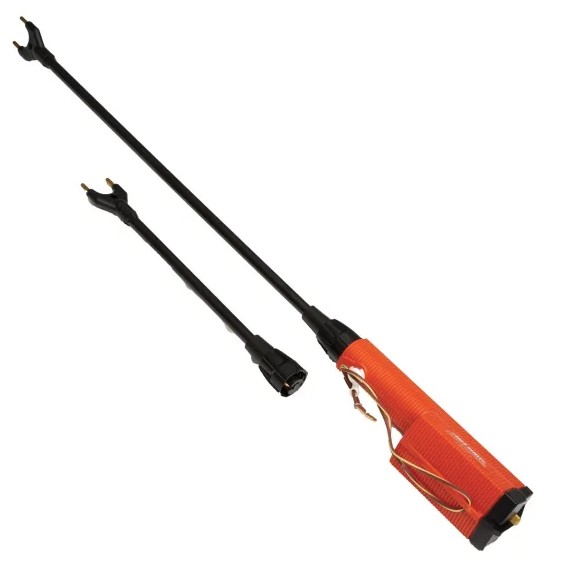 The Swavet Prodder Hot Shot Shaft is designed to provide the power needed to move livestock safely and with ease, making handling more efficient and controlled. It features a fibreglass shaft that is both flexible and highly durable, widely regarded as one of the most reliable and sought-after materials on the market. Intended exclusively for use in animal husbandry in accordance with applicable animal protection laws, it is powered by 6 x size C alkaline batteries for consistent and dependable performance.
